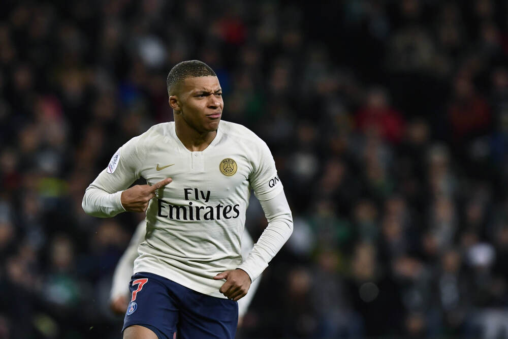 电商蓝海市场出现，京东 拼多多已入局